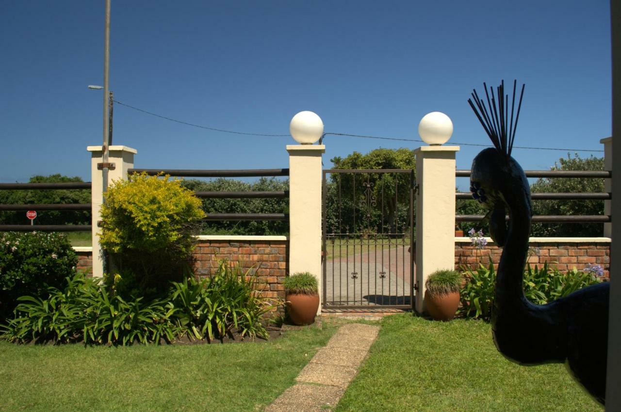 Crowned Crane Hotel Gonubie Exterior photo