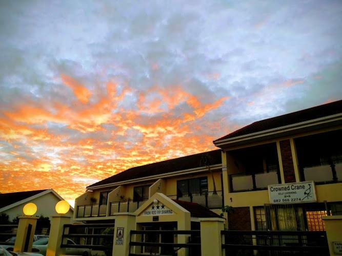 Crowned Crane Hotel Gonubie Exterior photo